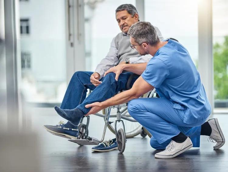 راهنمای جامع و تخصصی آموزش فعالیت‌های روزمره  برای افراد مبتلا به تتراپلژی